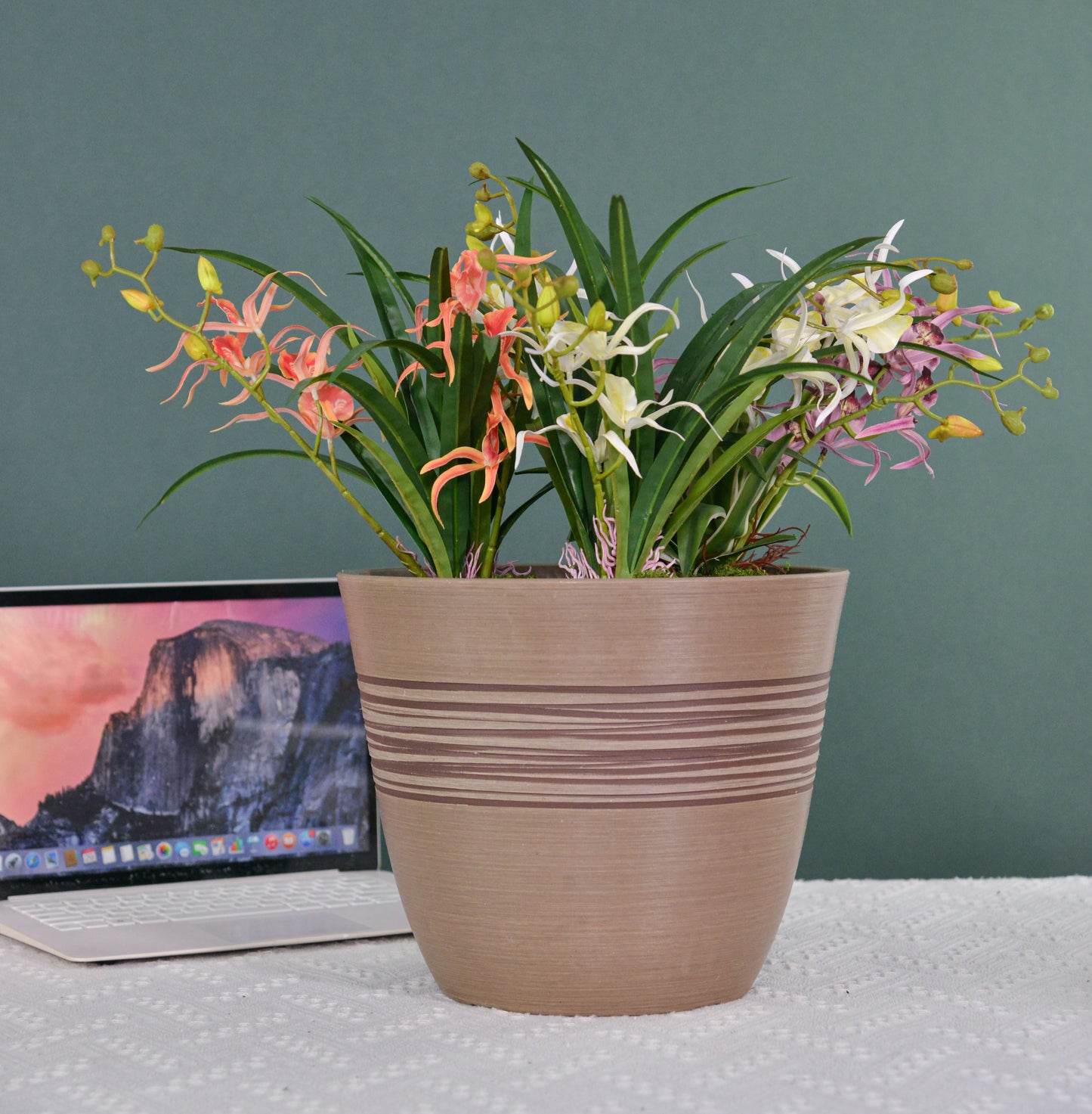 GreenShip Planter for Indoor Outdoor Plants, Set of 2 Modern Decorative Plant Pots with Drainage Hole, Decorative Flower Pots(Plants Not Included)